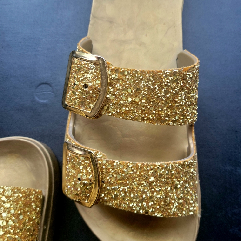 Sandals - Picture 3 of 4